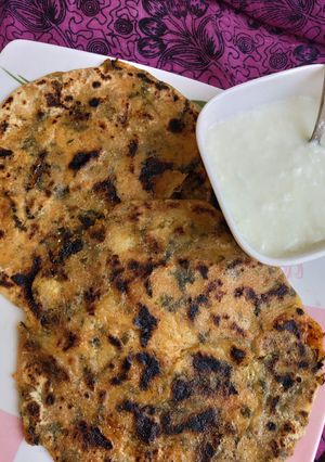 A picture of Methi Paratha.