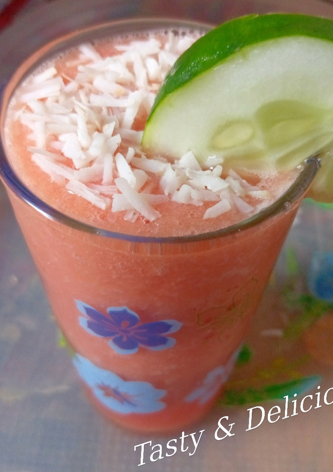 A picture of Watermelon Cucumber Smoothie.