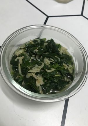 Hình của món Mồng tơi xào tép khô.