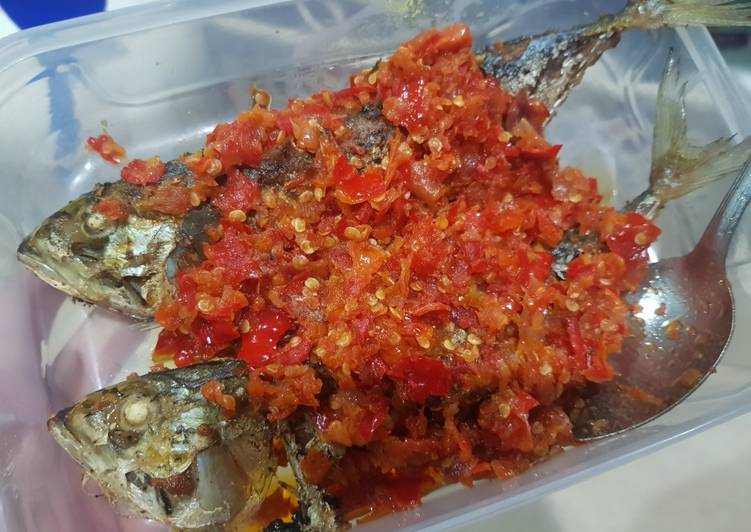 Langkah Mudah untuk Menyiapkan Ikan Cuek Balado Anti Gagal