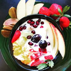 A picture of Cream fruit.