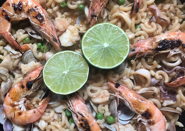 Fideuá de marisco 🦐🦑🐟