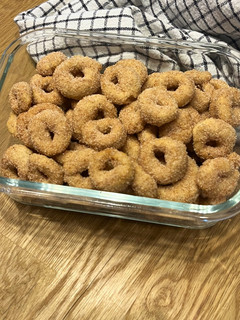 Una foto de Rollitos de canela, nuez moscada y anís