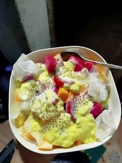 Hình của món Hoa quả dầm sữa chua hạt chia.