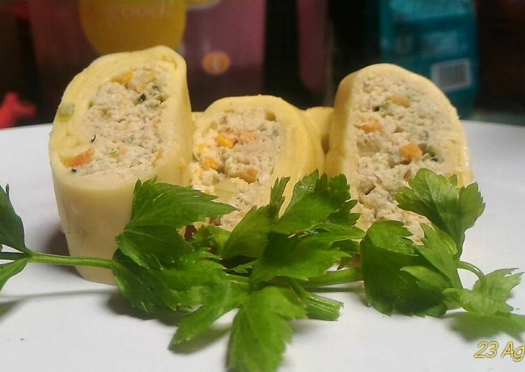Egg chicken roll