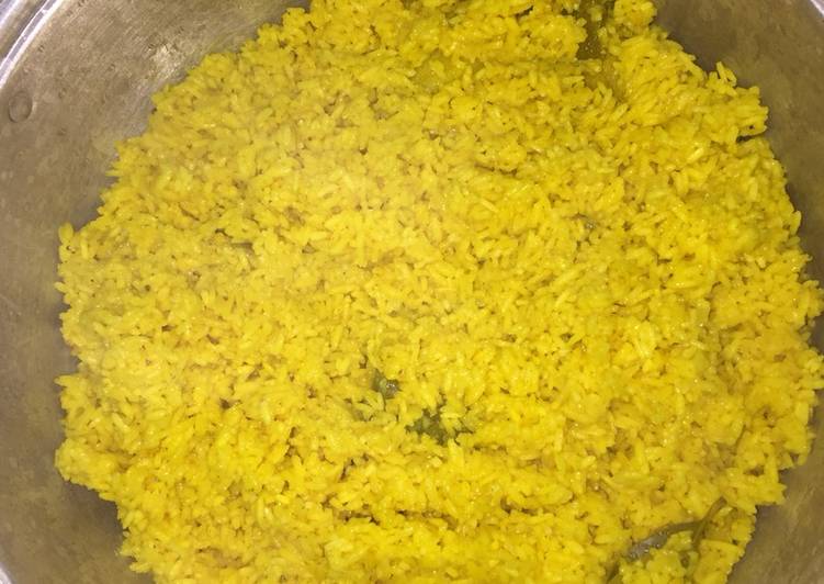 Cara Gampang Menyiapkan Nasi kuning simple Anti Gagal