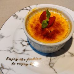 A picture of Classic Crème Brûlée.