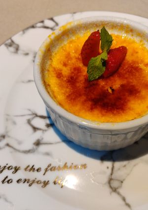 A picture of Classic Crème Brûlée.