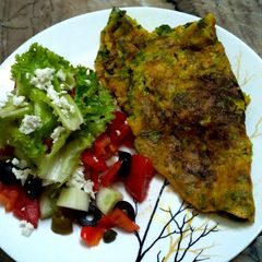 A picture of Palak kheera Chila and Salad.