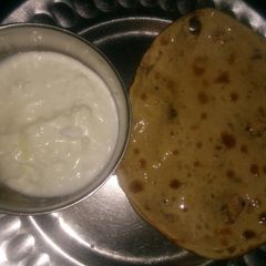 A picture of Onion tandoori parantha.