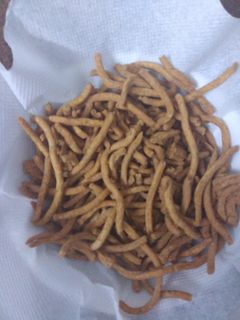 તીખા ગાંઠિયા (Tikha Ganthiya Recipe In Gujarati) રેસીપી મુખ્ય ફોટો