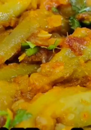 तोरई बेसन मसाला रेसिपी मुख्य फोटो