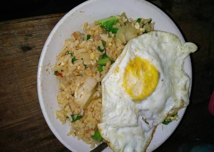 KIMCHI BOKKEUMBAP(Nasgor kimchi)