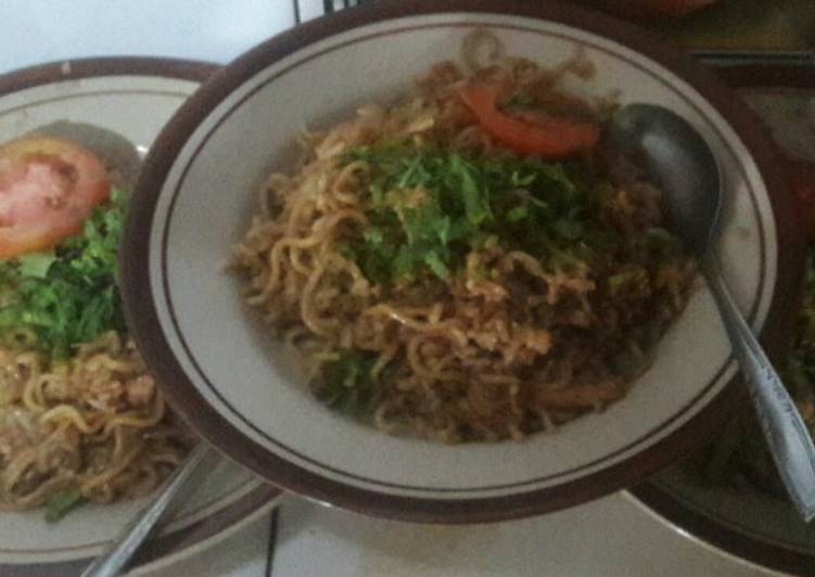 17. MAGELANGAN (Nasi Goreng Mie)