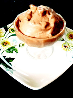चॉकलेट आइसक्रीम (Chocolate Ice cream recipe in Hindi) रेसिपी मुख्य फोटो
