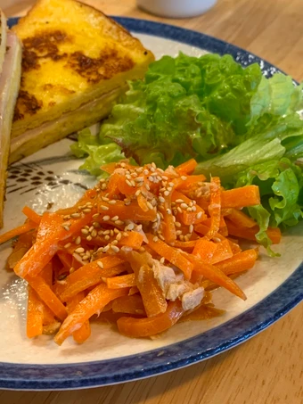 Langkah Gampang Menyiapkan Resep  Simple Salad Wortel &amp; Tuna Mayonnaise yang Bikin Ngiler, Bikin Ketagihan