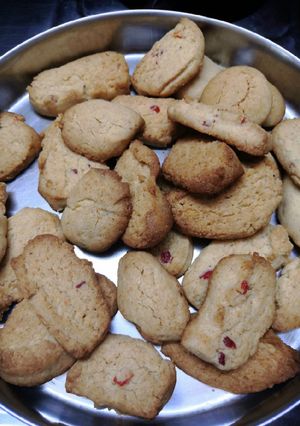 A picture of Tutti frutti cookies.
