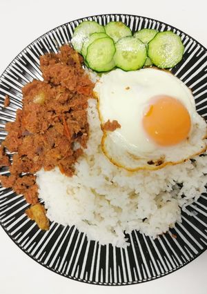 A picture of Corned beef filipino style.