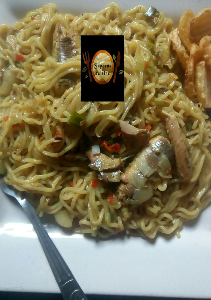 A picture of Noddles with locust beans and sardines.