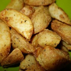 A picture of Crispy wedges.