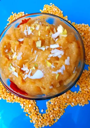 મગની દાળનો શીરો (Moong Dal Sheera Recipe In Gujarati) રેસીપી મુખ્ય ફોટો