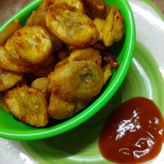 A picture of Raw banana chips.