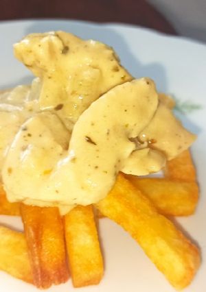 Mustáros, tejfölös csirkemell recept fotója