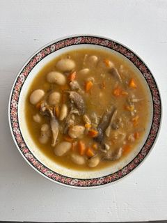 Una foto de Guiso de habas con verduras🌱