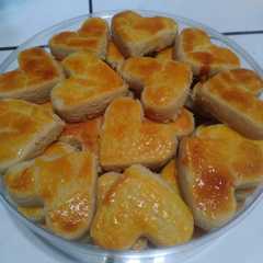 A picture of Kue kacang simpel.