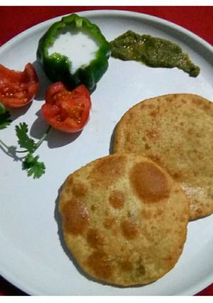A picture of Aloo khachori.