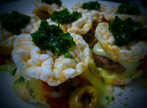 Una foto de Tapitas de arroz con centro de carne y mozzarella!