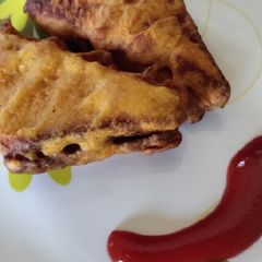 A picture of Bread pakoda.