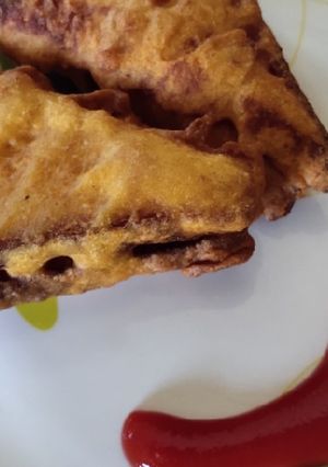 A picture of Bread pakoda.