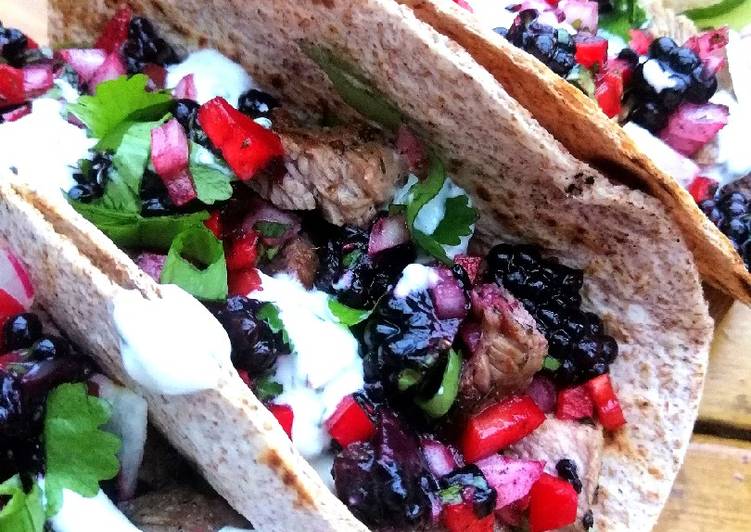 Recipe of Quick Lamb tacos with blackberry salsa and mint /chives yoghurt sauce