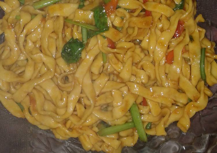 Langkah Mudah untuk Menyiapkan Mie goreng saus kecap home made Anti Gagal