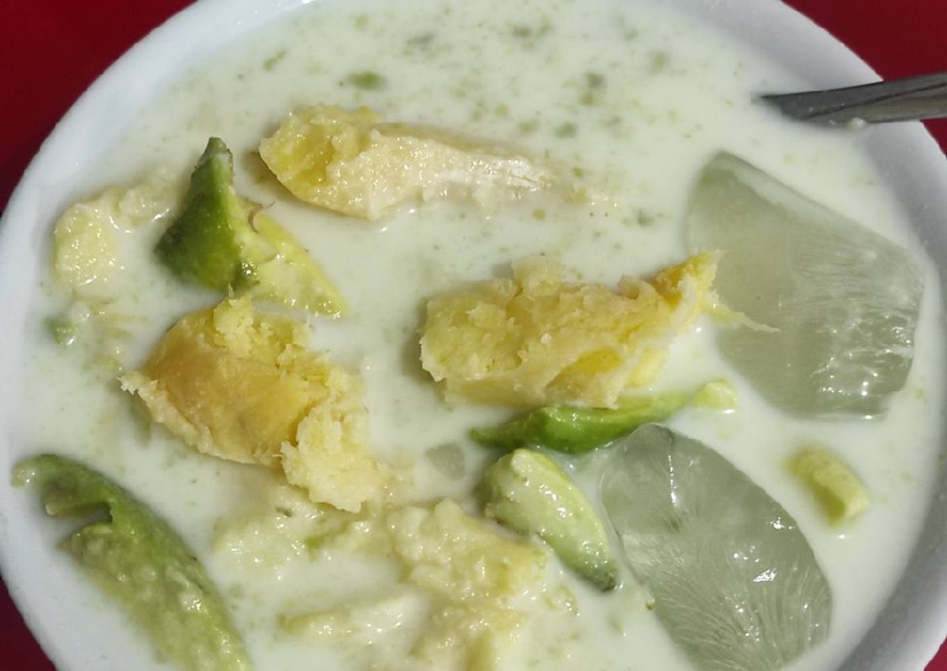 Es buah alpukat dan tape full crem