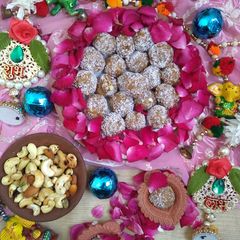 Pumpkin Besan Ladoo A picture of Pumpkin Besan Ladoo.