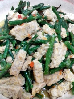Foto resep Tumis kacang panjang dan tempe😊 serba simple