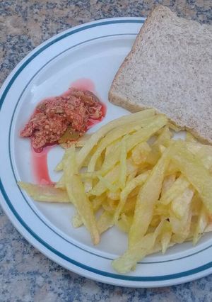 A picture of Homemade chips.