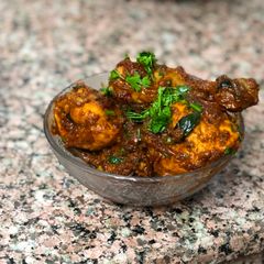 A picture of Malabar Dry Chicken Roast.