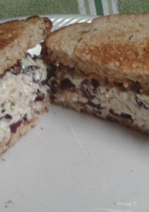 A picture of Easy Yummy Chicken Salad.