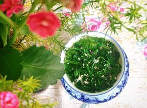 Hình của món Canh cải bó xôi nấu thịt bằm.