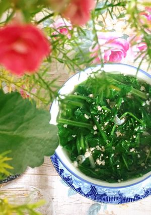 Hình của món Canh cải bó xôi nấu thịt bằm.