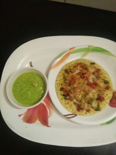 રવા ના ઊત્તપમ(rava na Uttapam recipe in gujarati) રેસીપી મુખ્ય ફોટો