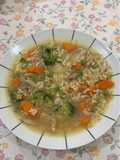 Canja de galinha com legumes
