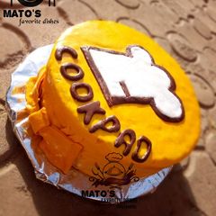 A picture of Cookpad logo fondant cakes plain vanilla and super milk flavour.
