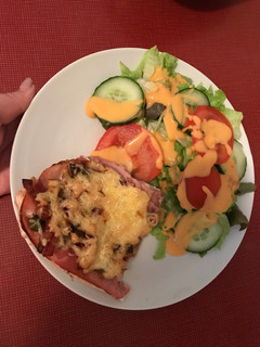 Zöldséges, baconös csirkemell recept fotója