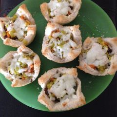 A picture of Bread cups.