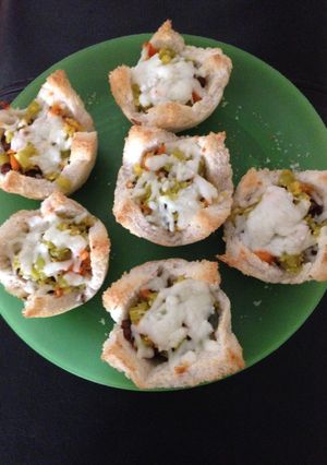 A picture of Bread cups.