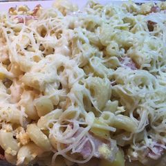 A picture of Baked macaroni cheese.